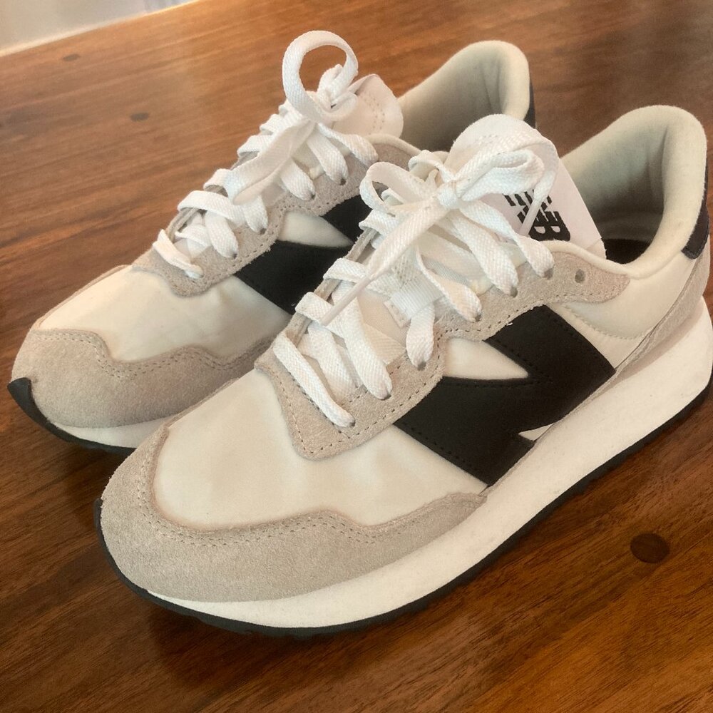 New Balance 237